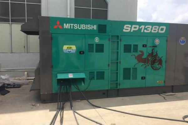 碧江为什么有些柴油发电机组的输出电压可以调节？