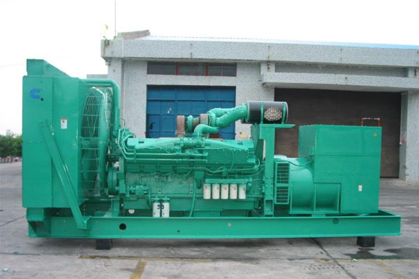 碧江工厂发电机应急发电时如何更准确地检查发电机状态？